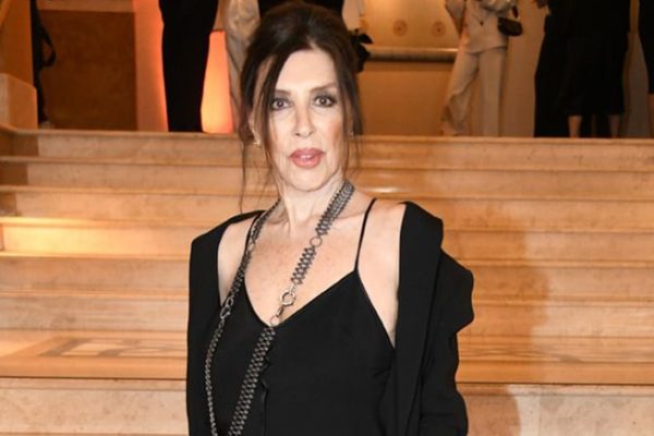 81 Yaşındaki Ünlü İsim Gençlere Taş Çıkartıyor: Yıllara Adeta Meydan Okuyor