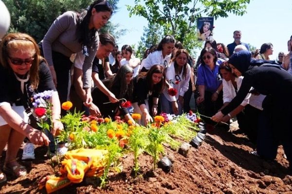 Ayşe Şan’ın 29 Yıllık Vasiyeti Gerçek Oldu: Mezarı Diyarbakır’a Taşındı